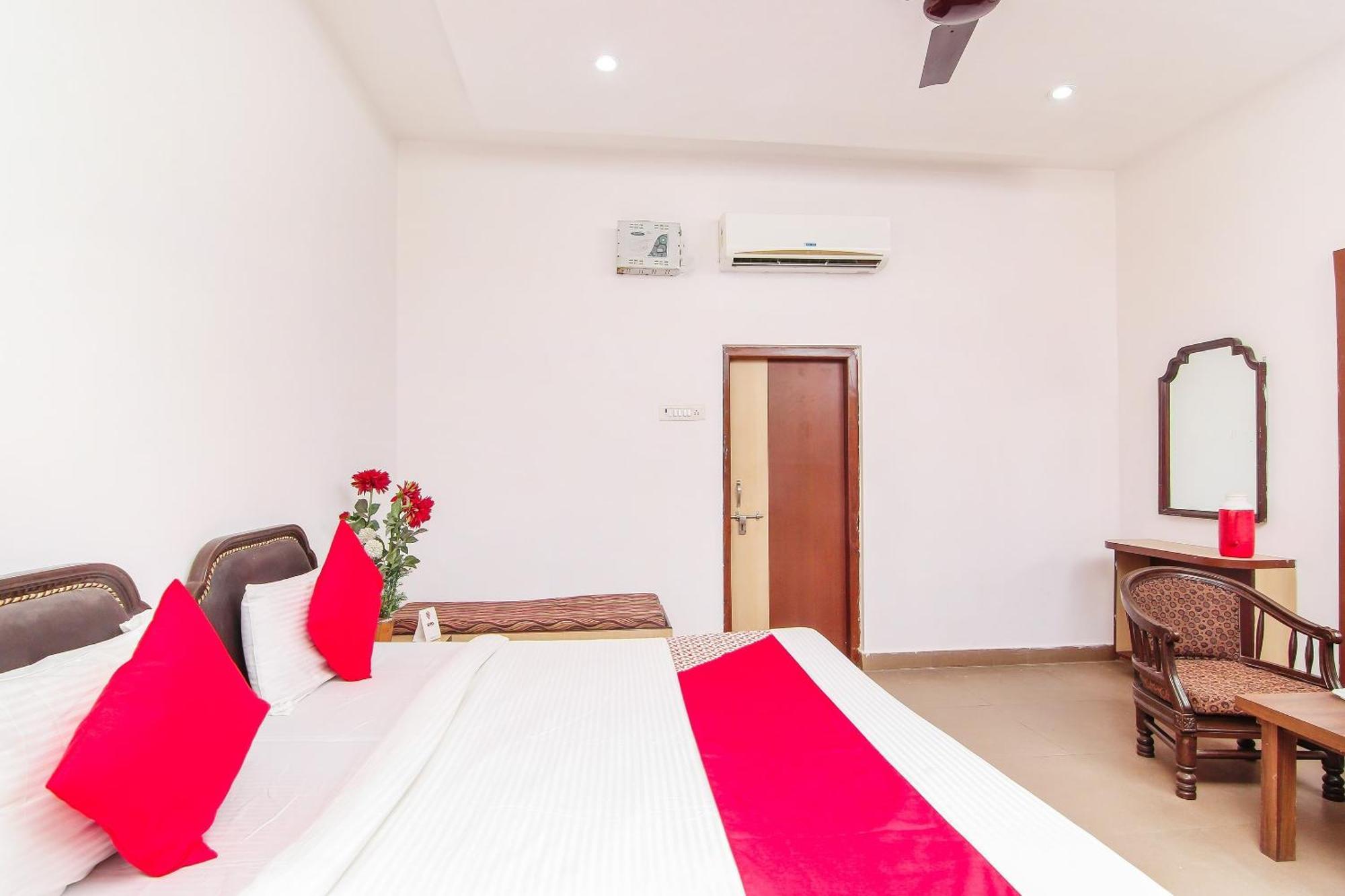 Lukergunj Holidays Prayagraj Exterior foto